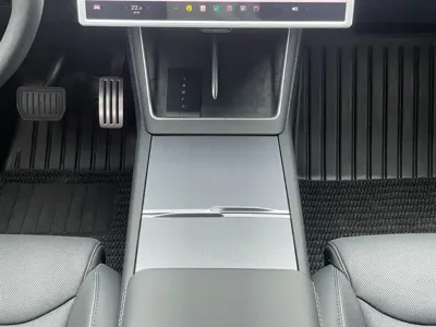 Tesla Model Y L