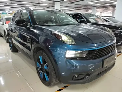 Lynk & Co 01
