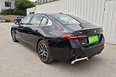BMW i5