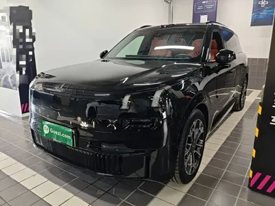 Lynk & Co 领克900