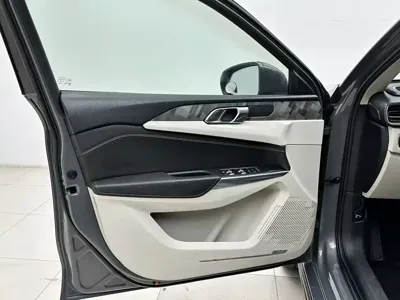 Lynk & Co 02