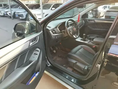 Roewe RX5