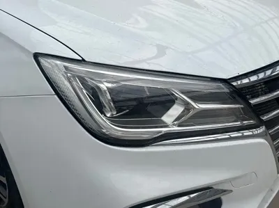 Roewe i5