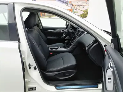 Infiniti Q50L