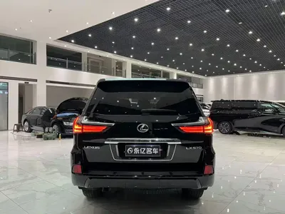 Lexus LX