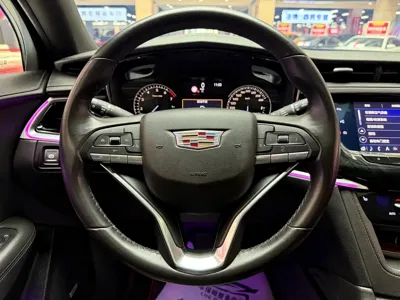 Cadillac XT6