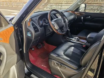 Infiniti QX80