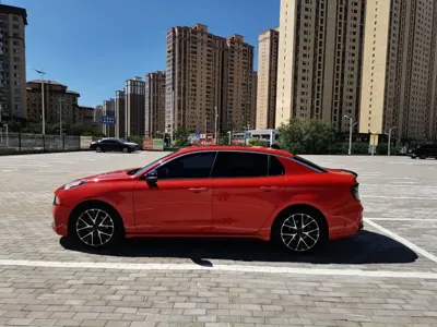 Lynk & Co 03