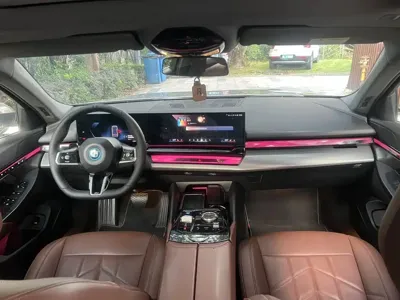 BMW i5