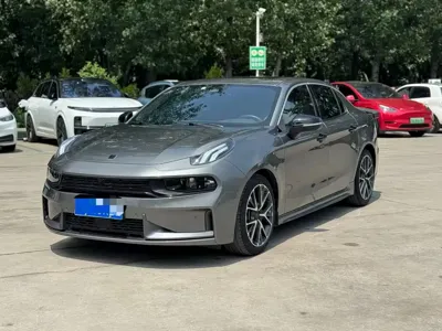 Lynk & Co 03