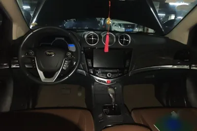 BYD S7