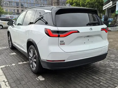 Nio ES8