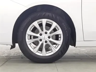 Roewe i5