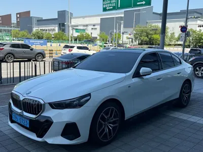 BMW i5