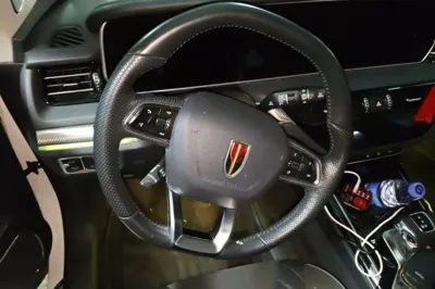 Hongqi HS5