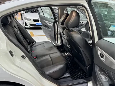 Infiniti Q50L