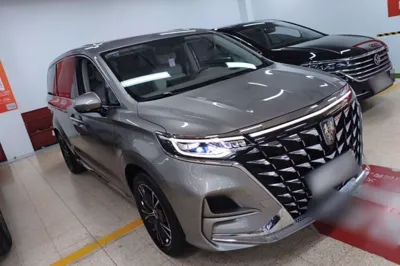 Roewe iMAX8