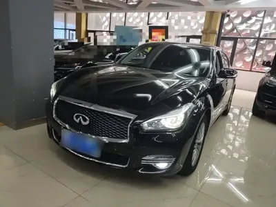 Infiniti Q70