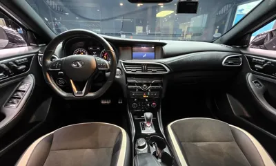 Infiniti Q30
