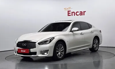 Infiniti Q70
