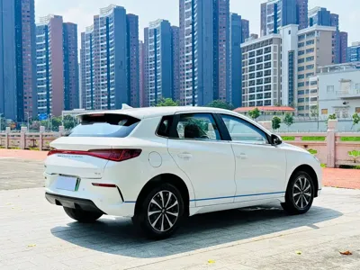 BYD e2