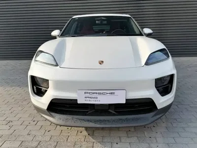 Porsche Macan EV
