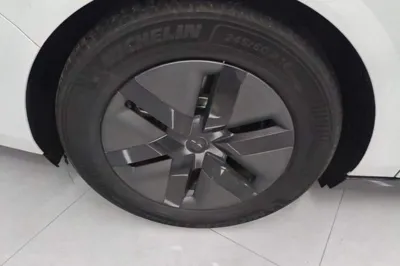 Li Auto MEGA