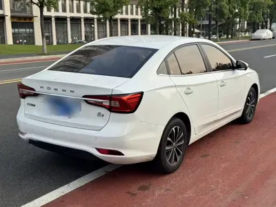 Roewe i5