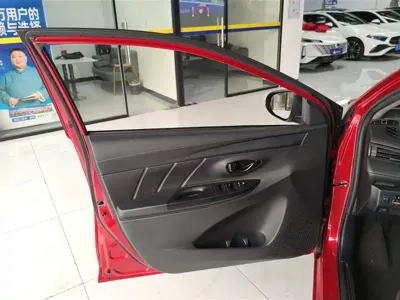 Toyota Yaris L