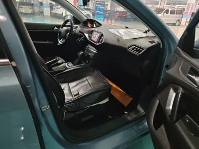 Peugeot 308S