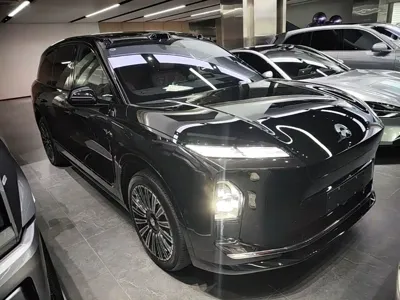 Nio ES8