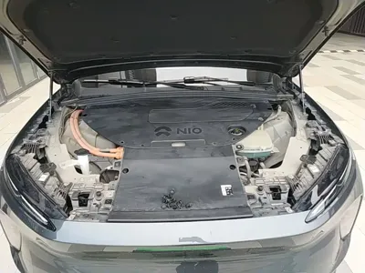 Nio ES8