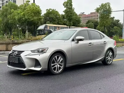 Lexus IS