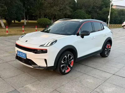Lynk & Co 06