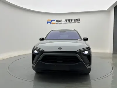 Nio ES8