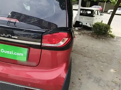 Baojun E100