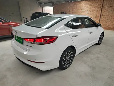 Hyundai Elantra (6th Generation