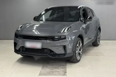 Lynk & Co 06