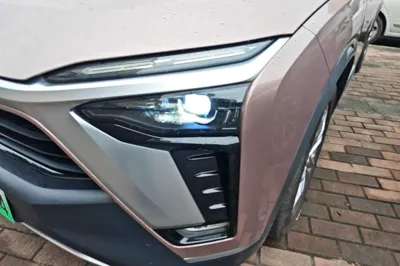 Nio ES8
