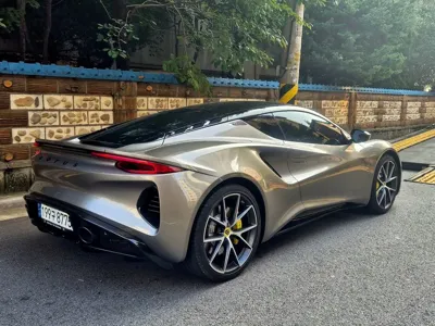 Lotus Emira