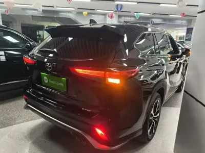 Toyota Crown Kluger