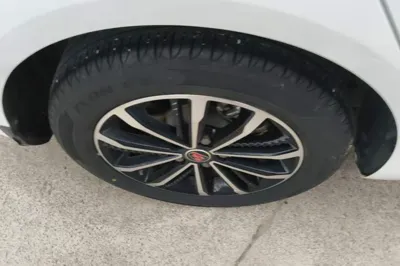 Roewe i5