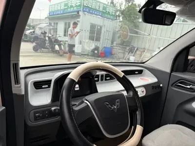 Wuling MINIEV