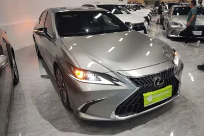 Lexus ES