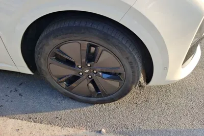 Li Auto L6