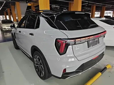 Lynk & Co 01