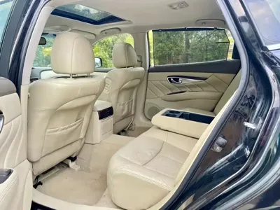 Infiniti M