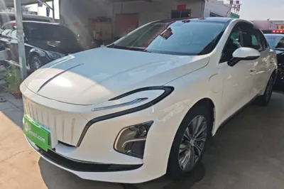 Hongqi E-QM5