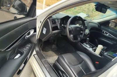 Infiniti Q70