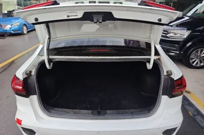 Roewe i5